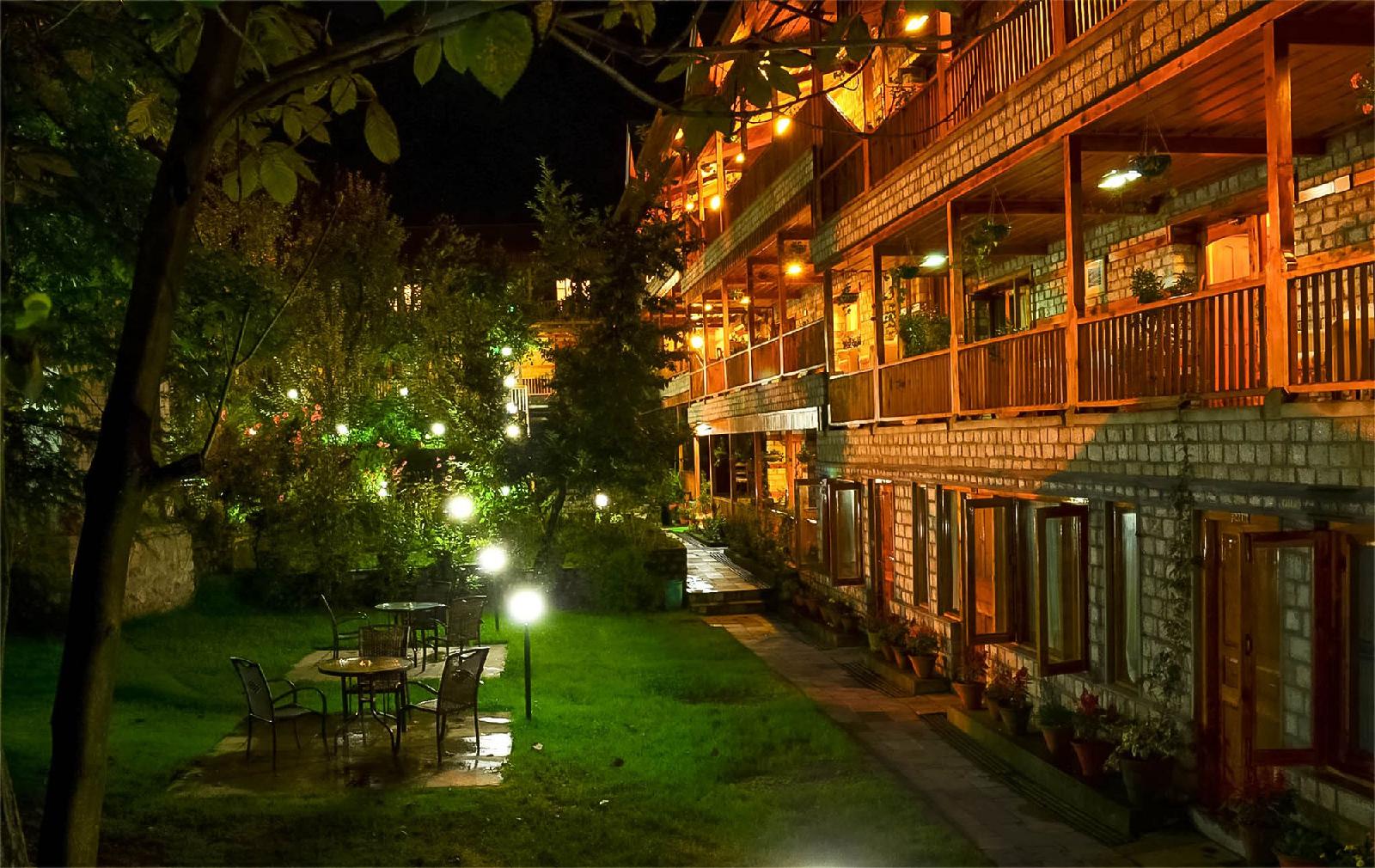 hotel negis mayflower