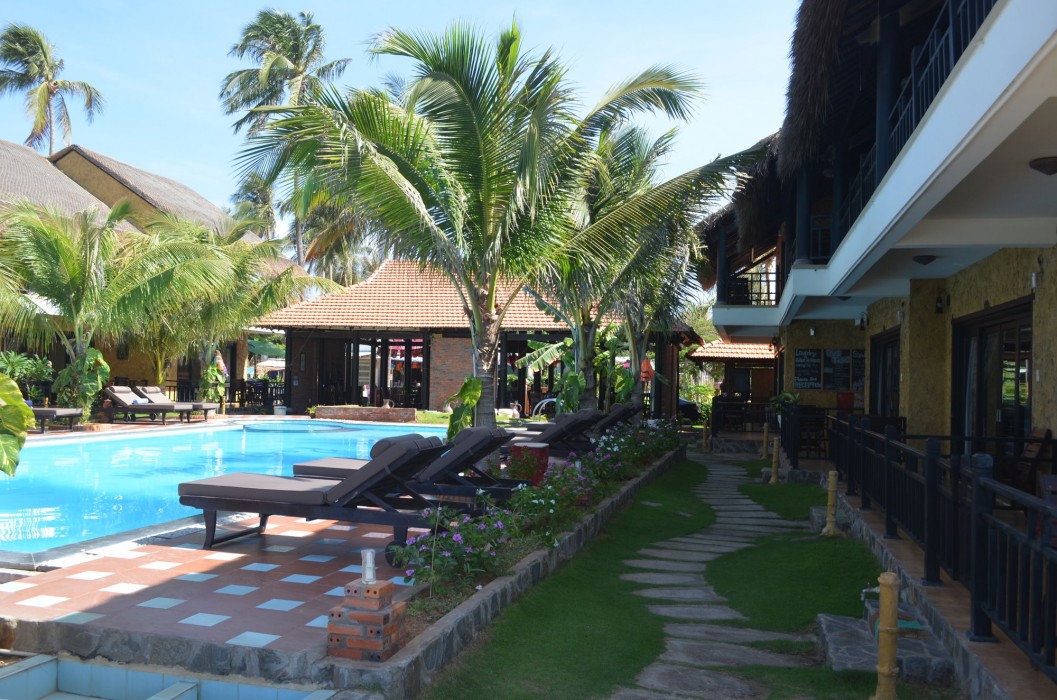 rang garden beach side resort