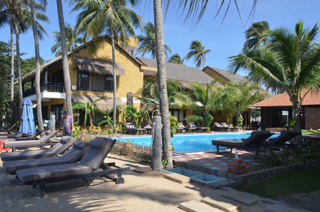 rang garden beach side resort