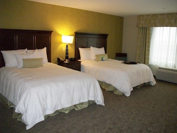 hampton inn and suites manteca