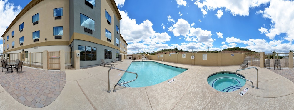 holiday inn express and suites globe by ihg