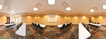 holiday inn express and suites globe by ihg