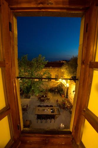 aristonicus boutique hotel
