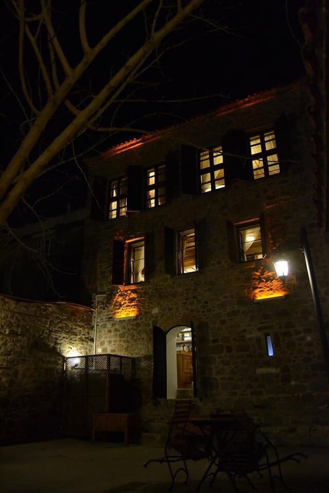aristonicus boutique hotel
