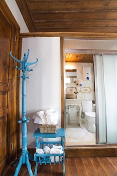 aristonicus boutique hotel