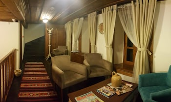 aristonicus boutique hotel