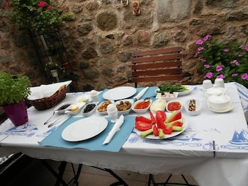 aristonicus boutique hotel
