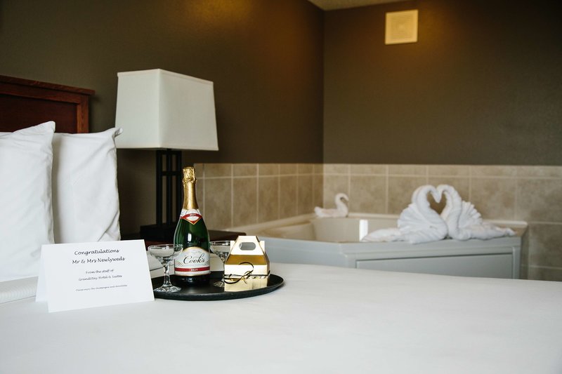 grandstay hotel and suites perham