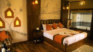 Hotel Jungle Crown,Chitwan>>Bharatpur,4 star