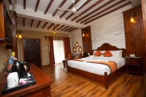 Hotel Jungle Crown,Chitwan>>Bharatpur,4 star