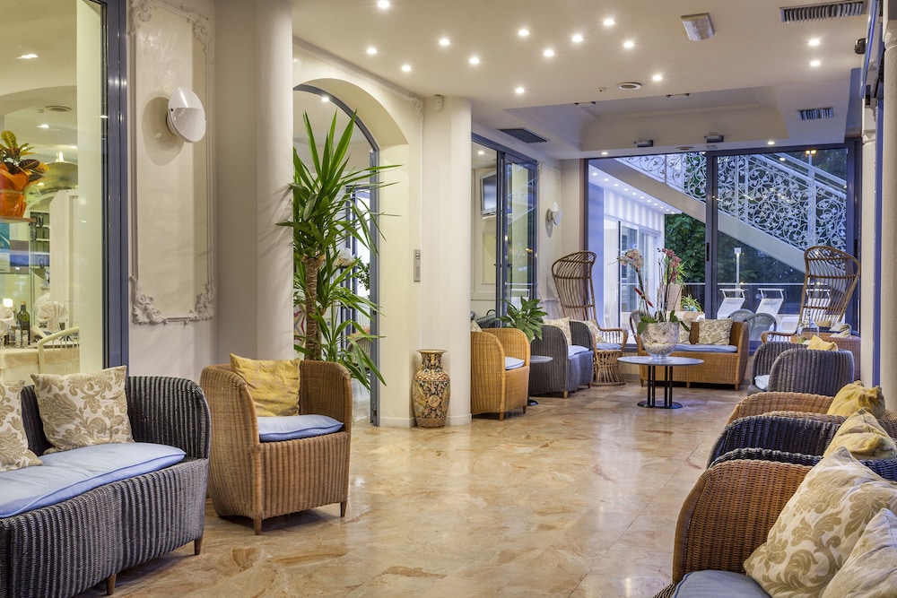royal boutique hotel