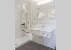 hotel schwanen stuttgart airport messe