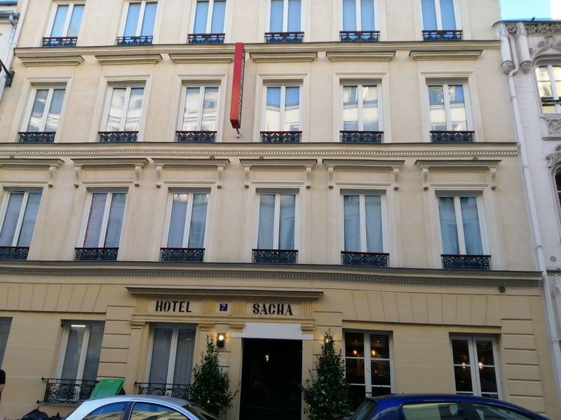 hotel sacha