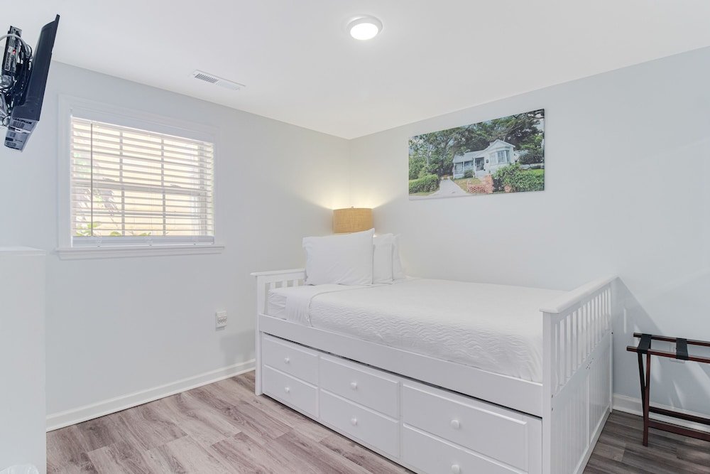 The Inn At Southport,,3 star