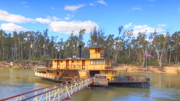 moama central motel