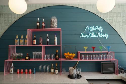 beds n drinks hostel