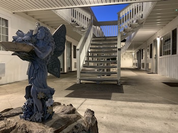 stargazer inn and suites