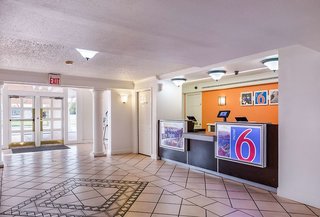 motel 6 beaumont tx