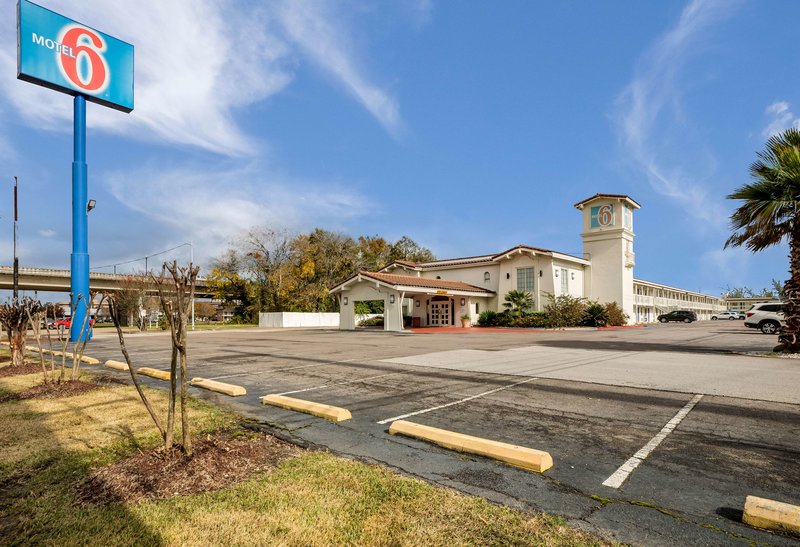 motel 6 beaumont tx