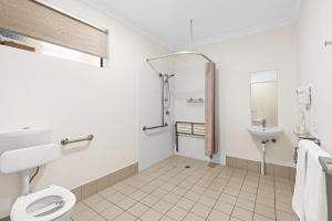 Western Gateway Motel And Apartments,Emerald>>Capricorn,3 star