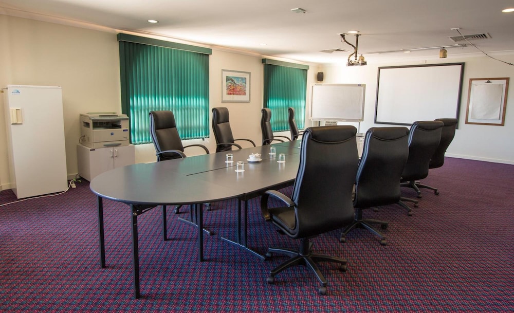 western gateway motel and apartments