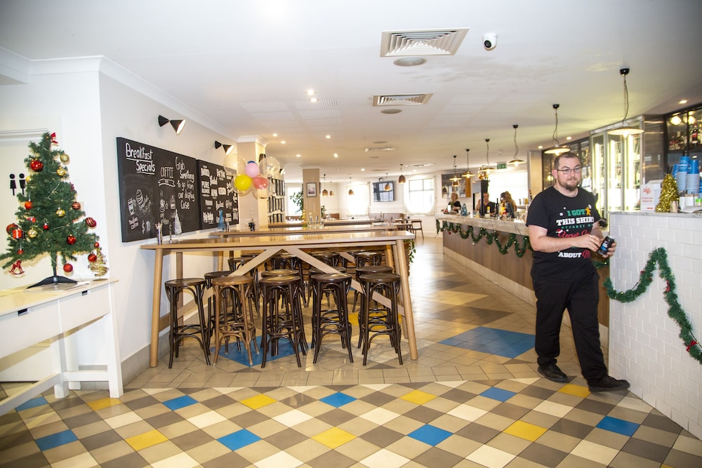 western gateway motel and apartments