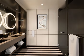 fairmont the queen elizabeth gold experience