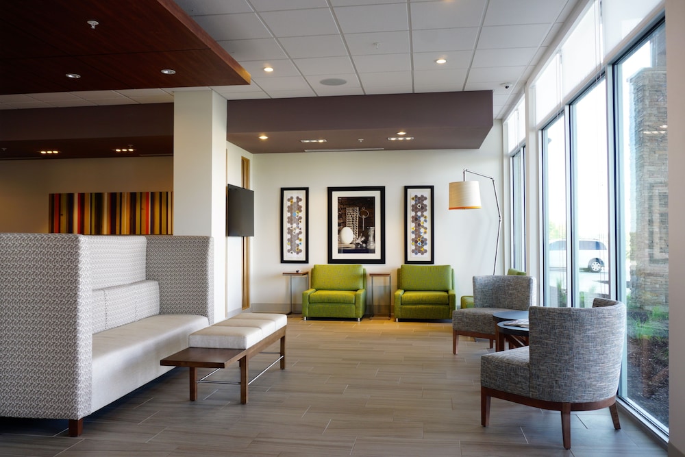 holiday inn express and suites omaha millard area
