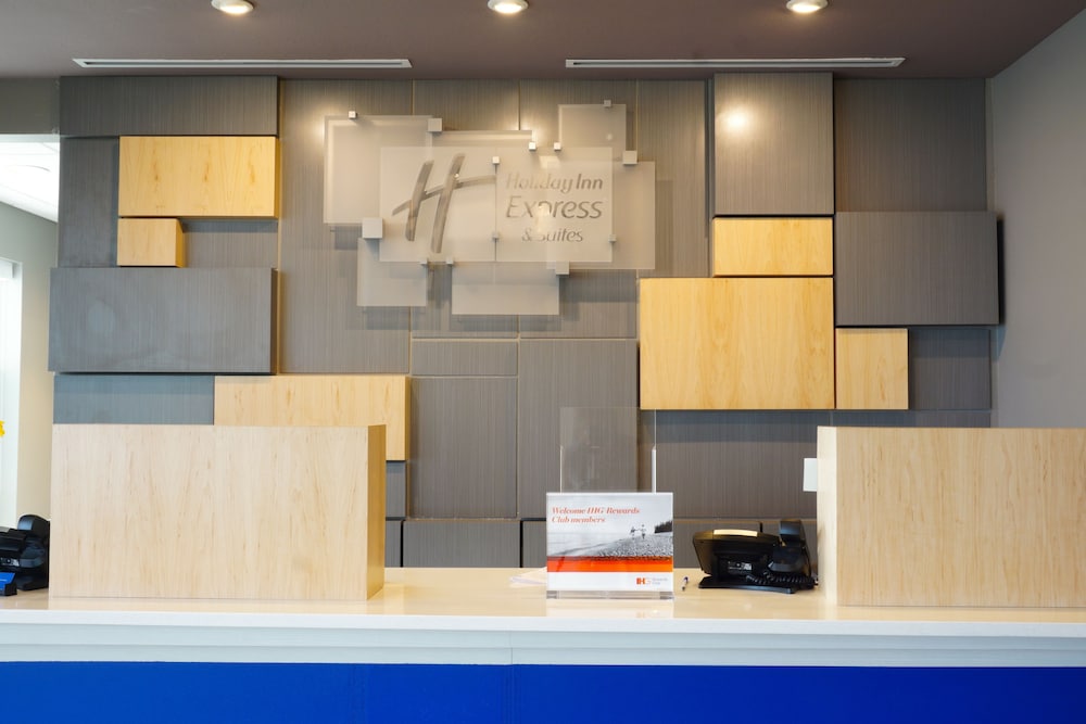 holiday inn express and suites omaha millard area