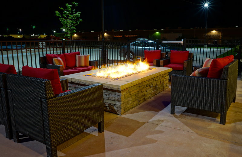 holiday inn express and suites omaha millard area