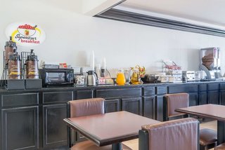 Super 8 By Wyndham Madison In,Madison>>Indiana,2 star