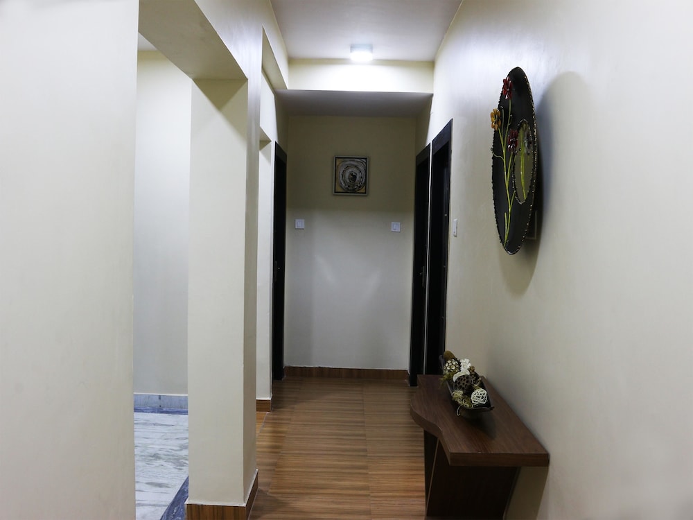 Oyo 662 Hotel Comfotel,Plot No 5B,Lansdowne Place,3 star