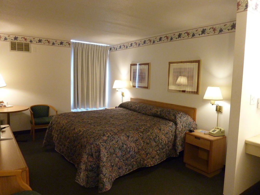 Smartwood Inn,Osseo>>Eau Claire,2 star