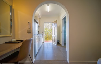 Hamilton's Queanbeyan Motel,Capital Country>>Canberra,4 star