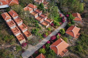 victoria nui sam lodge