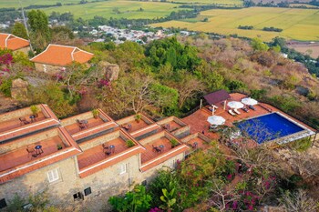 victoria nui sam lodge