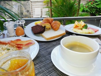 le saint pierre hotel