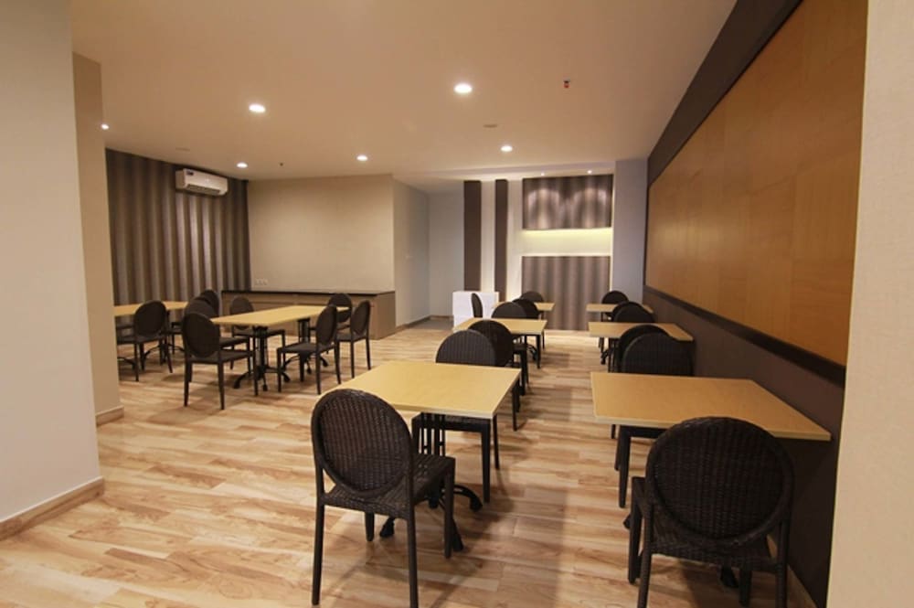 genio hotel manado