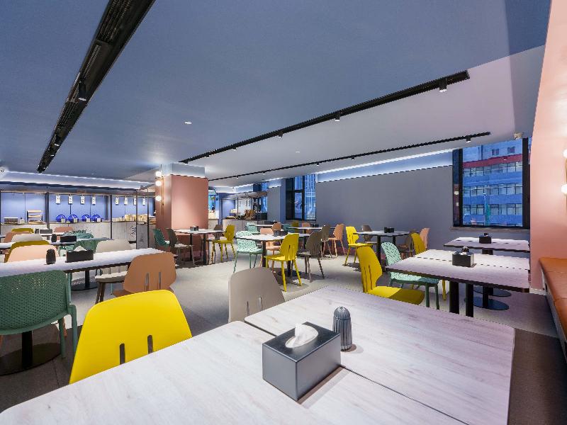 hanting hotel dalian malan square metro station