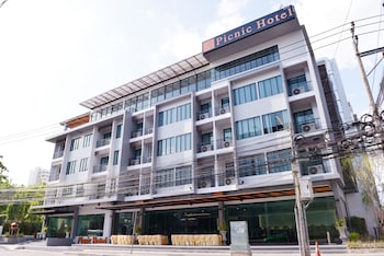 picnic hotel bangkok