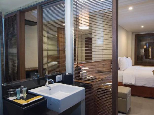 savvoya seminyak hotel by prasanthi