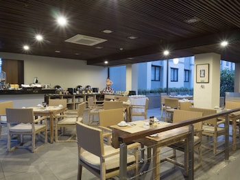 savvoya seminyak hotel by prasanthi