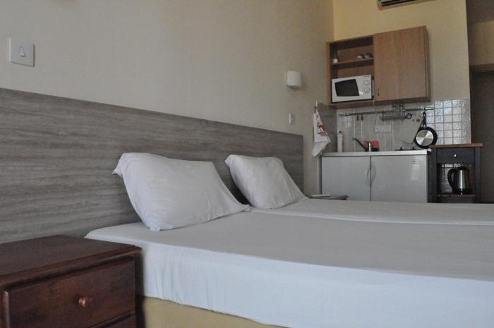 tuck inn