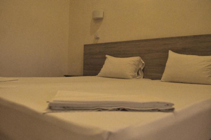tuck inn