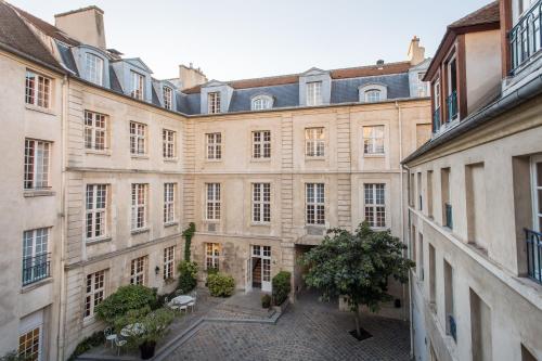 mije marais hostel