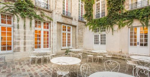 mije marais hostel