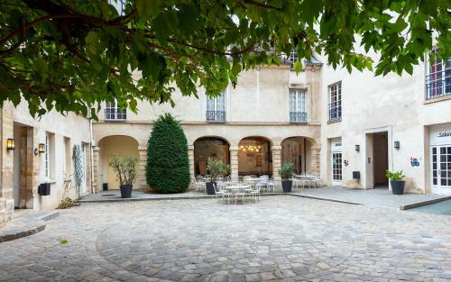 mije marais hostel