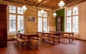 mije marais hostel