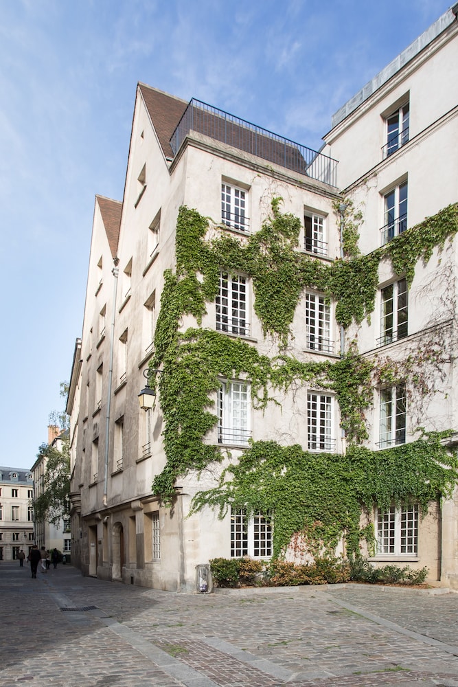 mije marais hostel