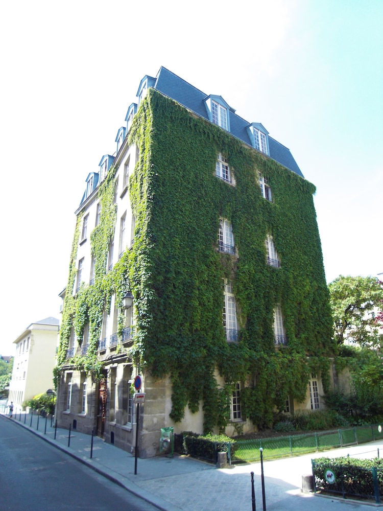 mije marais hostel